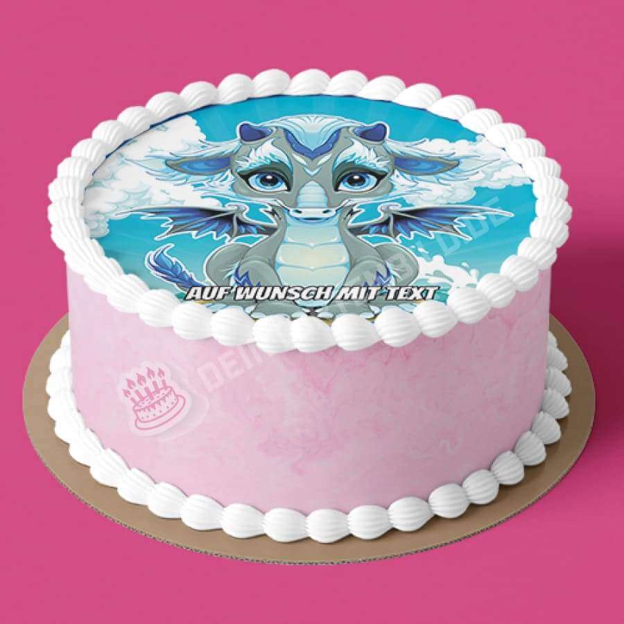 Motiv: Baby Luftdrache - Hochwertige und individuelle Tortenaufleger für jeden Anlass
Tortenaufleger Baby Luftdrache in 20cm Kreis
Dieser Tortenaufleger mit einem Baby Luftdrache in blau is - Tortenbild - DeintortenbildBaby Luftdrache